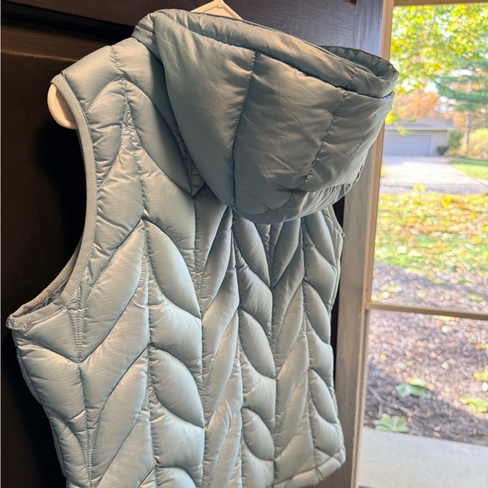 Eddie Bauer Women's Sky Blue Quilted Vest - Picture 7 of 7